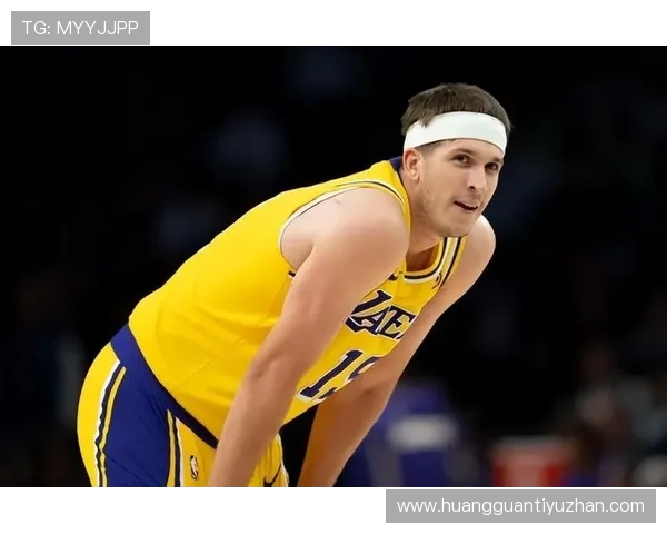 湖人队核心球星伤愈复出迎战强敌勇士队比赛备受关注