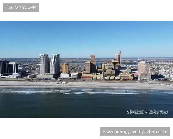 大西洋温暖海风环绕下的拉斯帕尔马斯独特城市风貌探索